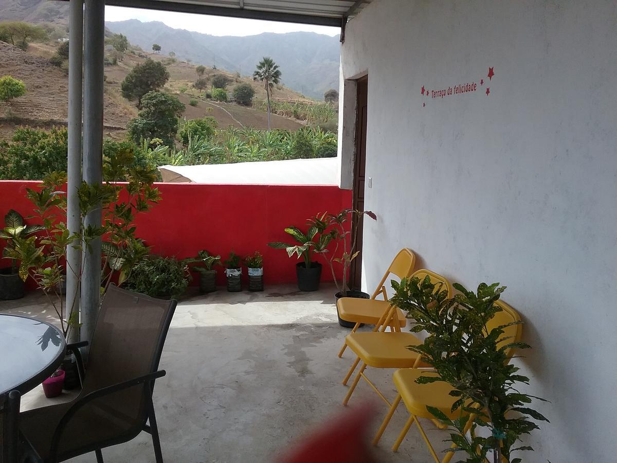 Pensao Simao & Julia Bed & Breakfast Orgaos Dış mekan fotoğraf