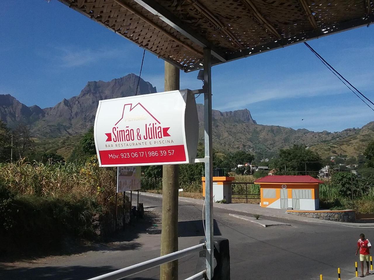 Pensao Simao & Julia Bed & Breakfast Orgaos Dış mekan fotoğraf